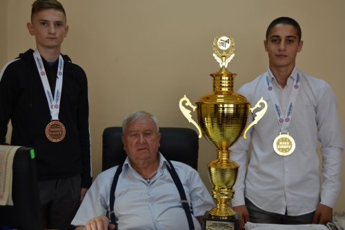Ярослав Корсун та призери престижних міжнародних турнірів з кікбоксингу Ігор Дуднік і Хабіб Самедов