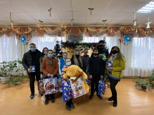 Учасники волонтерського руху у Клеванській загальноосвітній школі-інтернат для дітей з вадами зору