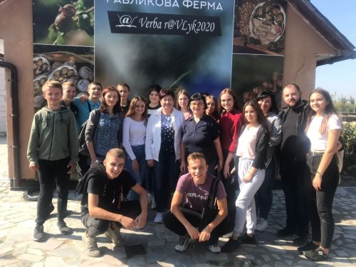 Студенти і викладачі спеціальності 076 Підприємництво, торгівля та біржова діяльність під час відвідування равликової ферми