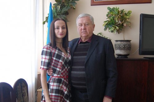 Ярослав Корсун з випускницею коледж Наталією Прищепою, учасницею Олімпійських ігор в Ріо-де-Женейро, двічі чемпіонкою Європи з бігу на 800 метрів